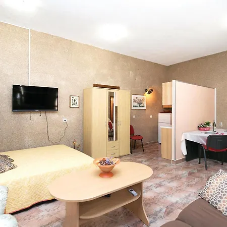 Stunning In Labin With Kitchen